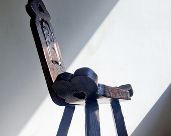 Dreibein Gebärstuhl vintage Stuhl mit Hebammenstuhl Brutalistisch Hocker Schemel Deko fabriqué en Allemagne