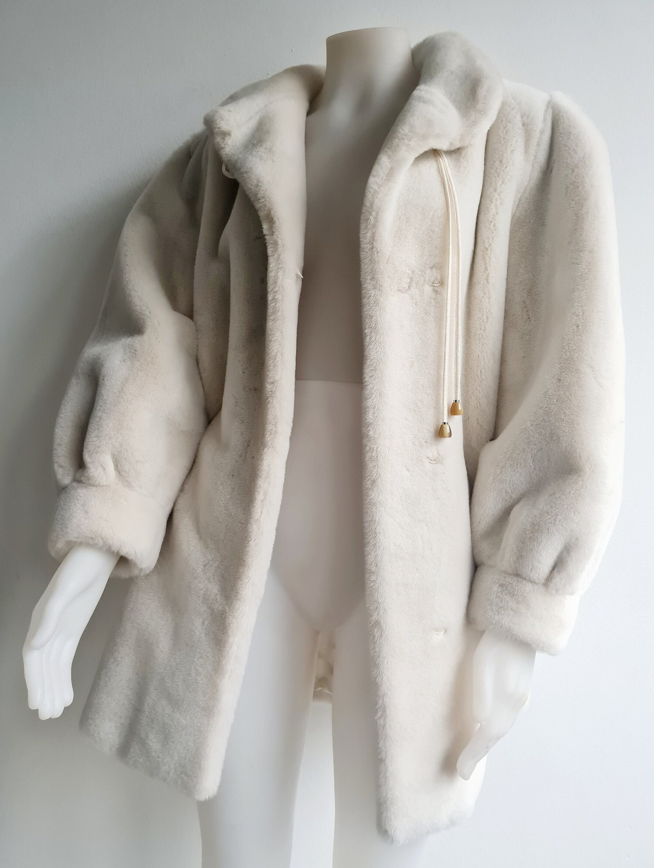 Vintage JOLIPEL Faux Fur Plush Coat - Cream Ivory Boutique Jacket