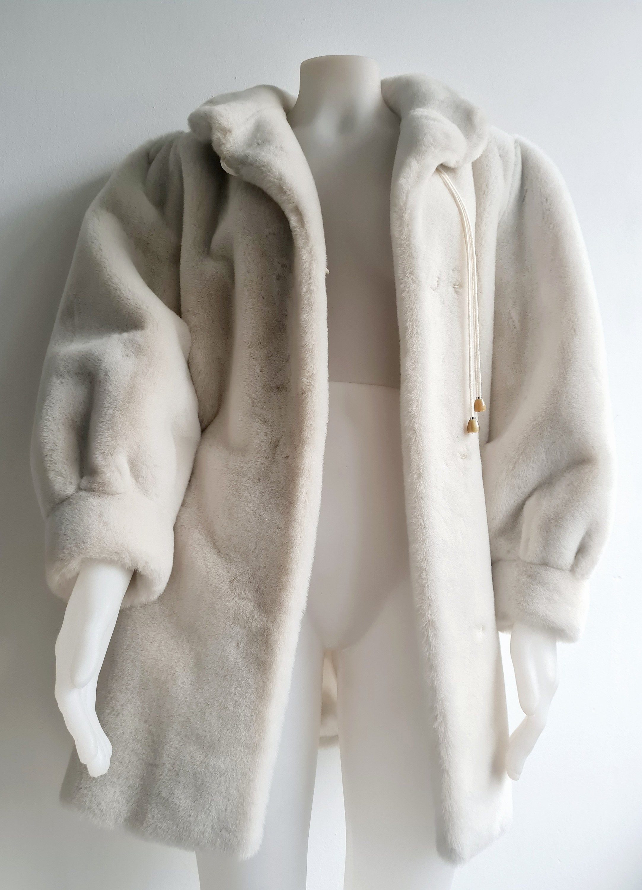 Vintage JOLIPEL Faux Fur Plush Coat - Cream Ivory Boutique Jacket