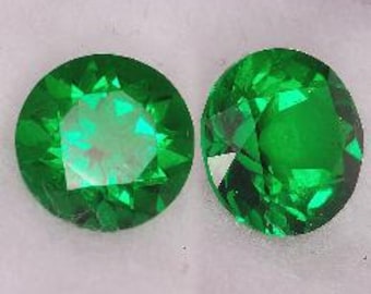 8 mm, Emerald Green Helenite-round