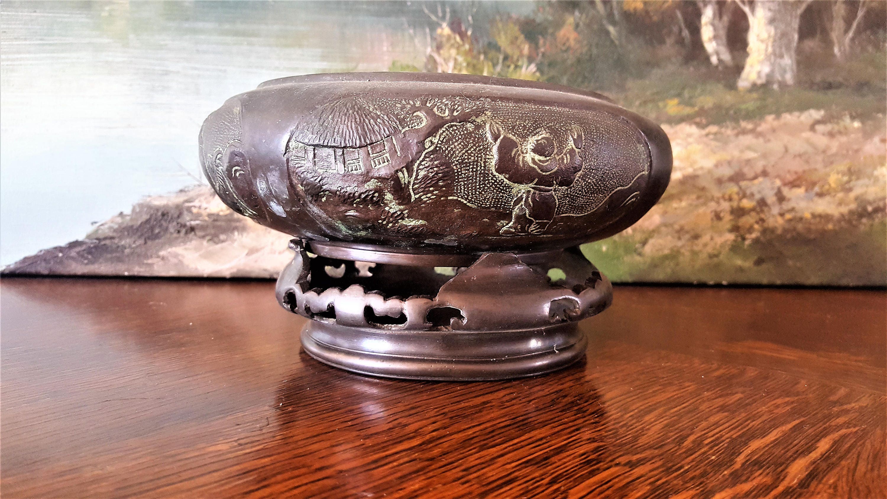 Antique Asiatique Bowl With Foot
