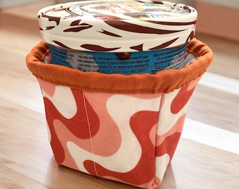 Geometrischer Druck Eiswärmer || Eiscreme Koozie || Geschenk für Eiscreme-Liebhaber || Eis Halter || Eisbeutel || Wiederverwendbare Hülle