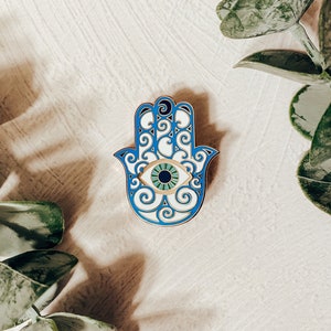 Blue Hamsa Hand Enamel Pin | Hand-Eye Enamel Pin | Hamsa Hand Pin Badge | Hamsa Hand Brooch | Evil Eye Enamel Pin | Cute Hand Pin