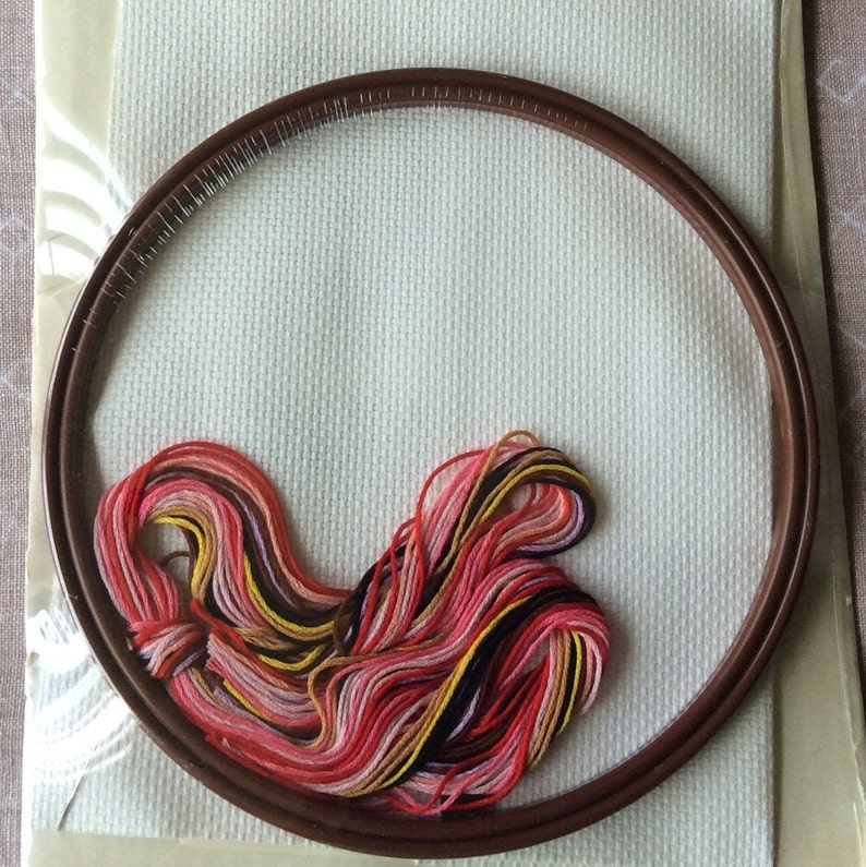 WonderArt \u201cCathy\u201d cross stitch hoop kit No 5085