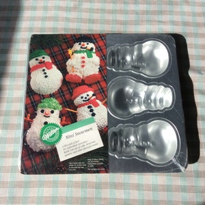 Wilton “Mini Snowmen” Baking Pan sealed No.2105-472 / 1992 - Indonesia
