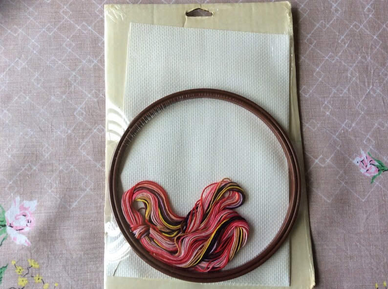 WonderArt \u201cCathy\u201d cross stitch hoop kit No 5085