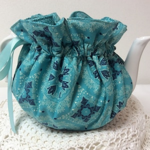 Handmade Turquoise Tea Cozy: Reversible Cotton Fabric, Insulated Lining