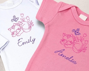 Bata de bebé bordada personalizada: diseño de gatito, atuendo para recién nacido