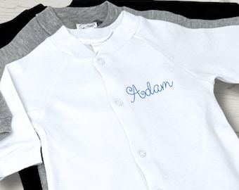 Pijama bordado personalizado para bebé: regalo de recuerdo para recién nacido