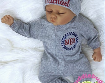 Conjunto personalizado para bebé niño que regresa a casa: pijama y gorro bordados