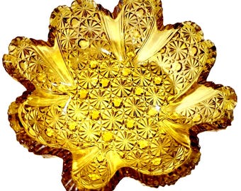 Vintage Westmoreland Amber Glass Daisy and Button Candy Dish Sawtooth Edge 5”