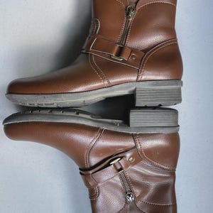 VTG Clarks Riddle Avant Bottines moto en cuir marron Chaussures à boucle taille 8,5 image 2