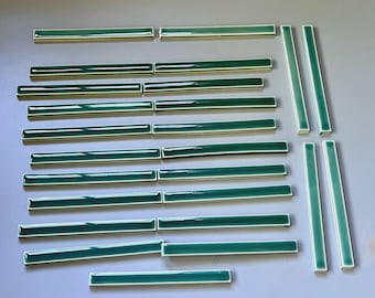 Azulejos cerámicos vintage Pratt Larson, color verde brillante, borde para salpicadero, 6" - Juego de veinticinco (25)