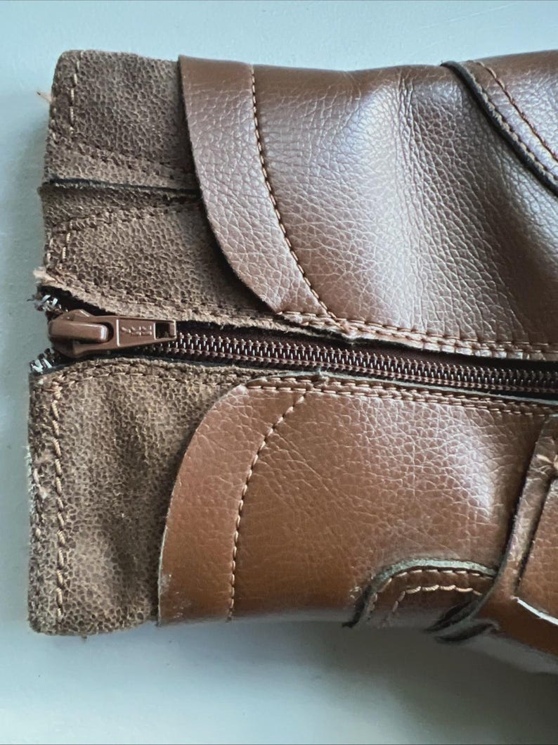 VTG Clarks Riddle Avant Bottines moto en cuir marron Chaussures à boucle taille 8,5 image 6