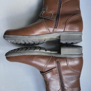 VTG Clarks Riddle Avant Bottines moto en cuir marron Chaussures à boucle taille 8,5 image 3