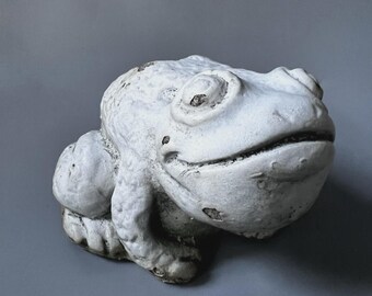 Vtg Cast Stone Frog Toad Figurine Painted Concrete Garden Statue Paperweight