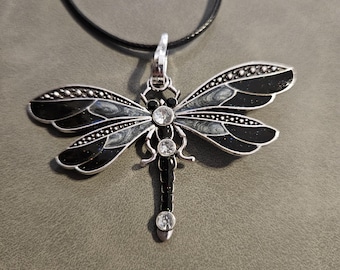 Dragonfly Pendant Necklace - Black