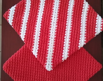 Crochet HotPads. Set of 2 Pot Holders, Double Thickness. Choose from 3 different sizes 8”x 8” or 7”x7" or 6"x6".