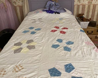 Dresden Plate summer quilt