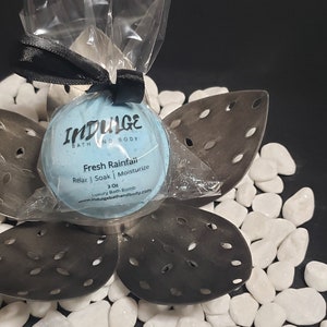 Fresh Rainfall - conjunto de 4 (quatro) de nossas Bombas de Banho de Luxo de 3+ oz Fizzies da Indulge Bath and Body