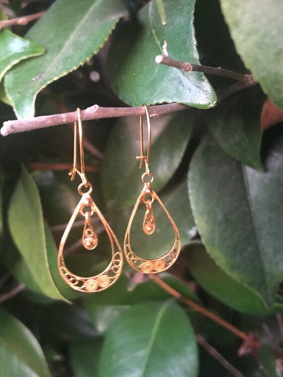 18k Gold Vintage Teardrop Earrings - Drop Filigr