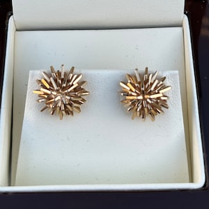 18k Gold Starbust Stud Earrings ~ Vintage Earrings