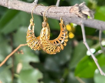 14K Gold Diamond Cut & Filigree Hoop Vintage Earrings