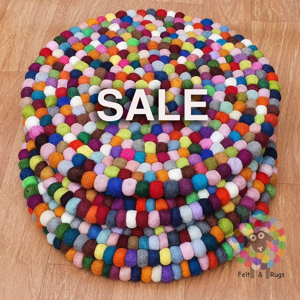 En VENTE Ensemble de 4 pièces. Taille 40 cm / 15,75 pouces de diamètre Tapis de chaise boule en feutre rond. 100 % Laine . Fabriqué à la main au Népal