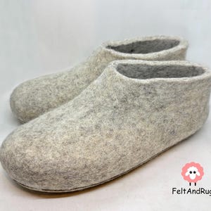 Uniseks vilten schoenwol indoor pantoffel. Handgemaakt van 100% wol geïmporteerd uit Nieuw-Zeeland. Gemaakt in Nepal. GRATIS VERZENDING
