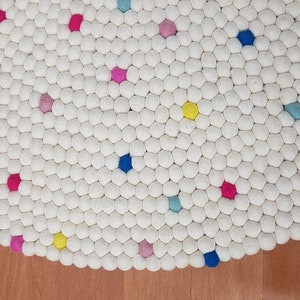 Felt Ball Rugs / White Rug with bright spot / Nursery Rug / Girl room carpet Free Shipping image 4