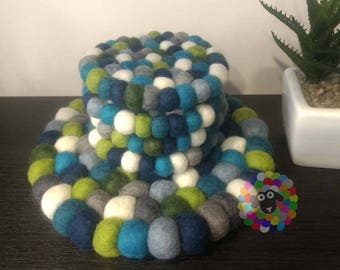 Felt Ball Trivet and Coasters Set. 100 % Wool