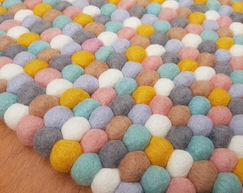 Alfombra de bolas de fieltro de lana hecha a mano: tapete de juego colorido (20-250 cm)