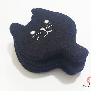 Felted Cat Coaster Set of 4 pcs , Housewarming Gift , New Home Gift. 100 % Wool and Handmade