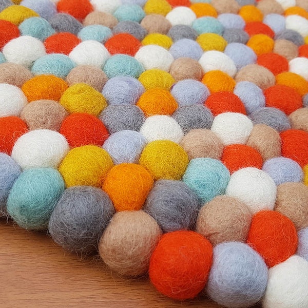 Freckle Felt Ball Rugs 90 cm - 250 cm. 100 % Wool Handmade Nepal Rug (Free Shipping)