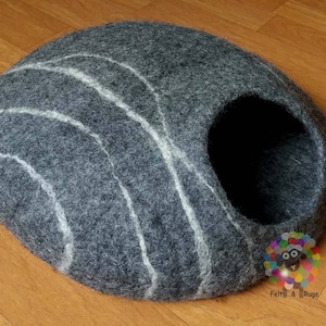 Large Felt Cat Cave  (40 cm or 16 Inches Diameter) Cat Bed / Pet Bed / Puppy Bed / Cat House. 100 % Wool Natural Color