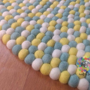 Felt Ball Rug. 100 % Wool pebble Handmade Rug (Free Shipping)