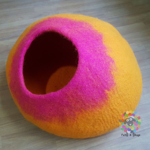 Felt Cat Cave  (40 cm or 16 Inches Diameter) Cat Bed / Pet Bed / Puppy Bed / Cat House. 100 % Wool / Handmade in NEPAL