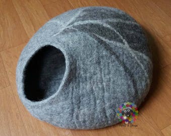 Large Felt Cat Cave  (40 cm or 16 Inches Diameter) Cat Bed / Pet Bed / Puppy Bed / Cat House. 100 % Wool Natural Color