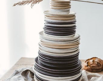 Ensemble d’assiettes en céramique, pâtés de poterie de 4 tailles, ensemble de vaisselle rustique de grande, assiette à dîner, assiette à dessert, petite assiette latérale, ensemble de plats faits à la main