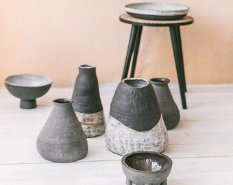 Wabi sabi vase set, Black clay ceramic bud vase, charcoal matte serving plate, Modern home decor Minimalist pottery ikebana flower pot, bowl