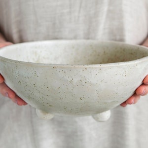 Popcorn Bowl Stoneware , Ceramic Fruit Bowl, Movie Night Chips Dish, Pottery Large Berry Bowl, White Countertop Bowl, Cute Teacher Aunt Gift