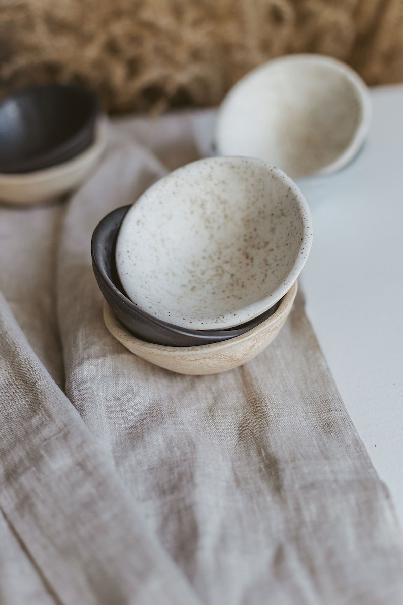 Wedding ring holder Speckled white small rice bowl Personalized trinket dish Jewelry storage Ceramic dipping bowl Boho jewelry holder