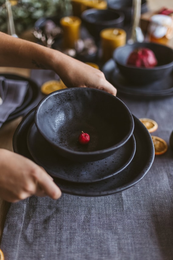 Service de vaisselle pour 12 personnes, céramique noire, service