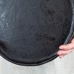 speckle black matte tray with raised edge, Rustic Handmade Black Ceramic Platter, Stoneware Extra Large Serving Plate, Pottery Round Tray, 13" Cake Platter, Gift for Mom