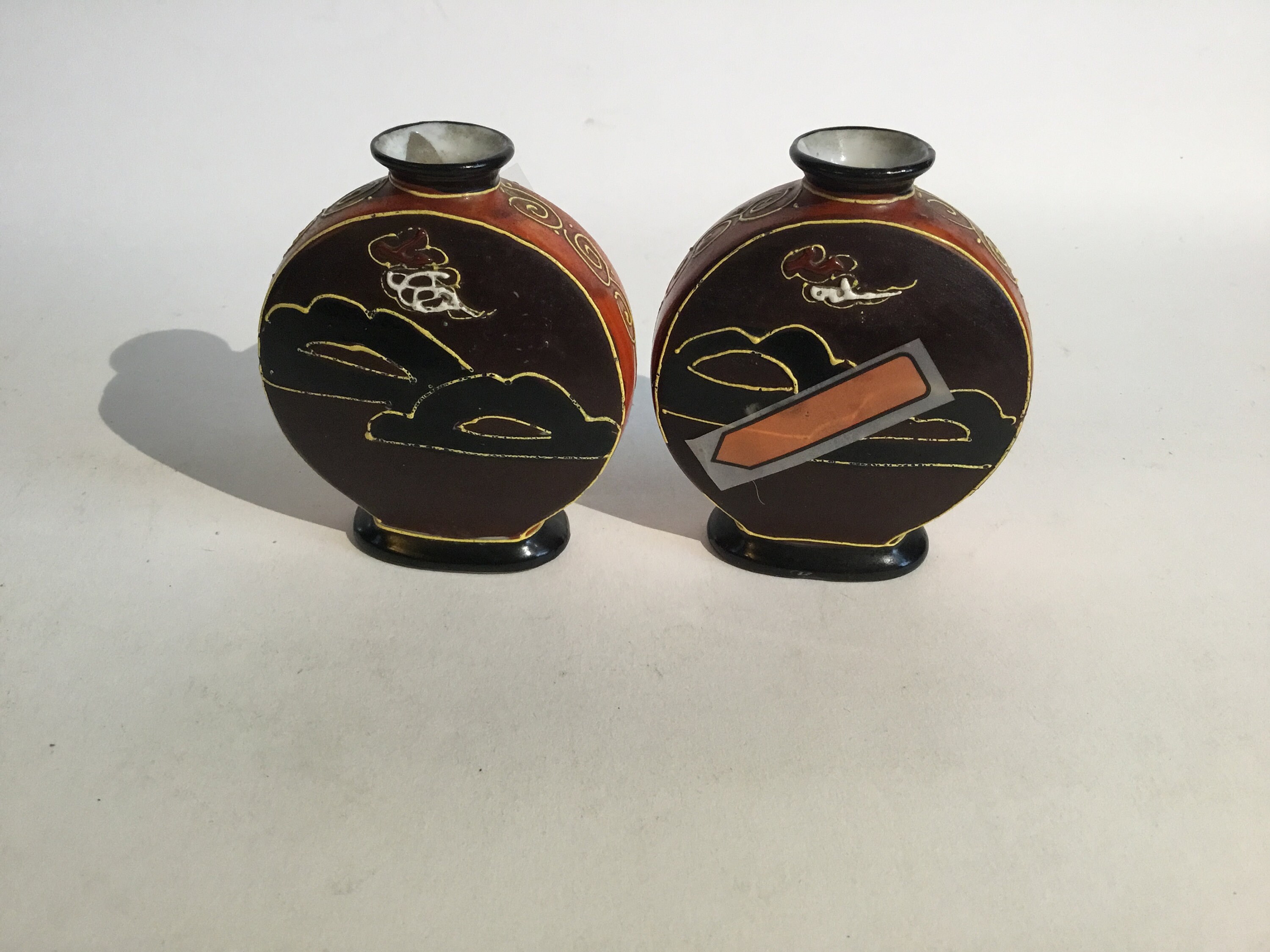 Pair Vintage C 1940's T T Takito (1880-1948) Small Round Moriage