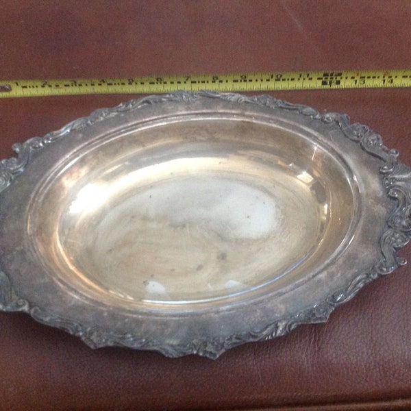 Vintage  Silverplated serving Dish/bowl by Sheridan 9x13x2"