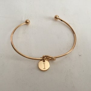 Vintage Love Knot Gold Colored Bracelet Bangle With Single Charm Letter “I” Fits All Never Used