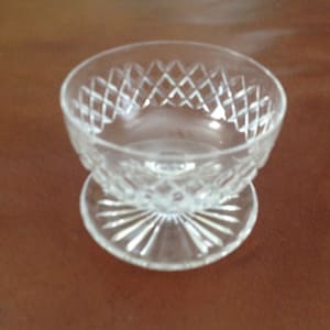 Vintage corte de vidrio compota H 3 " Dia 3 3/4"