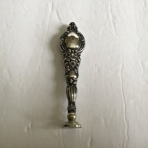 Vintage Sterling Wax Seal "F" en script L 4" hermoso diseño de repelo floral.