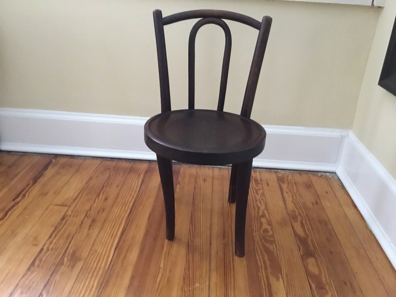 Vintage 1930\u2019s child\u2019s bentwood cafe style chair 23x13x12.5\u201d